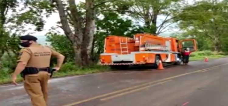  TRÂNSITO: Caminhão de Cascavel se envolve em grave acidente na PR-574