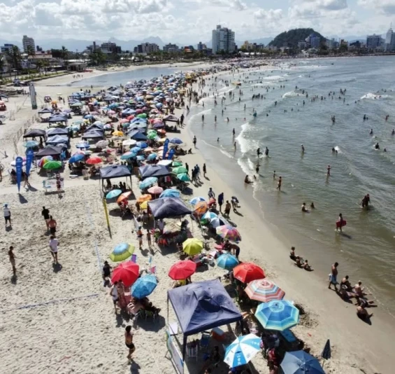 1º boletim de balneabilidade mostra que a população pode aproveitar as praias.