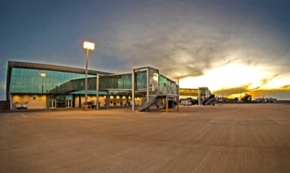 Aeroporto de Cascavel passa a ter quatro empresas com voos diários.