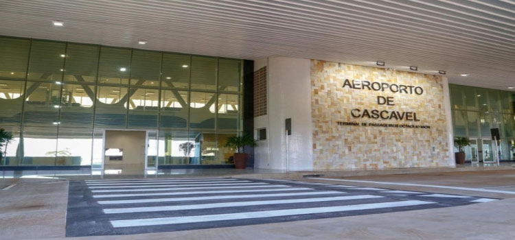 Aeroporto Regional de Cascavel retoma uso obrigatório de máscara.