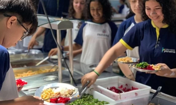 Agricultura Familiar no Paraná: Modelo Garante Alimentos Frescos e Melhora Desempenho Escolar