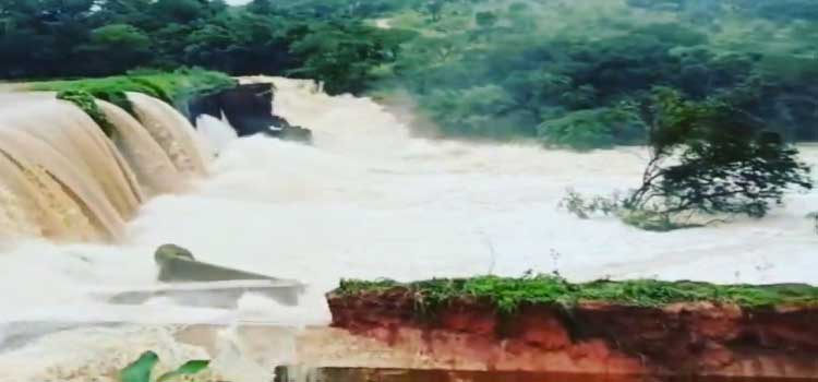 ALERTA: Com risco de rompimento de barragem, moradores deixam suas casas em MG