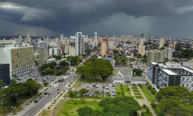 Alerta: Paraná registra dois tornados em dez dias e Defesa Civil reforça avisos de tempestades severas