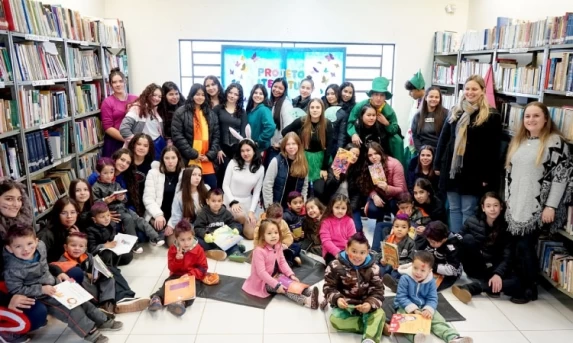 Alunos do infantil 4º e 5º da Escola Municipal Jean Piaget participam do Projeto “Literatura e Diversão”