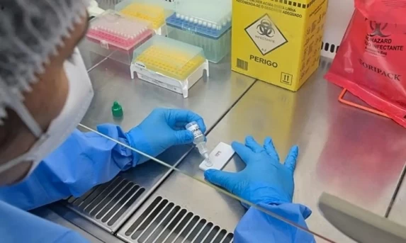 Anvisa atualiza regras de controle de qualidade em laboratórios