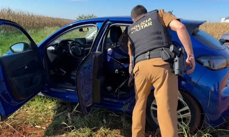 Após perseguição na BR 277, Denarc e Polícia Militar apreendem carro carregado com drogas.