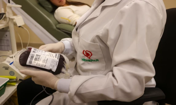 Baixas temperaturas e queda de estoque: Hemepar pede doações de sangue em todo o Estado.