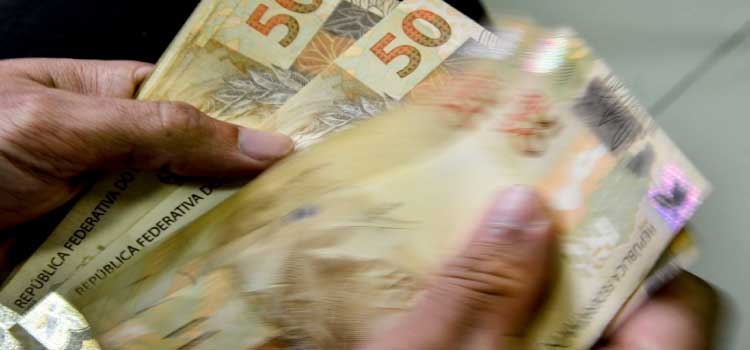 BENEFÍCIO: Auxílio Brasil de R$ 600 começa a ser pago nesta terça-feira.