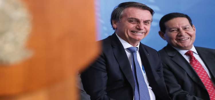 Bolsonaro-Mourão: TSE rejeita cassar chapa, mas diz que disparo em massa será 'abuso' em 2022