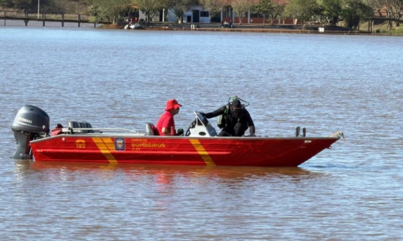 Bombeiros encontram corpo de homem desaparecido em lago na área rural de Cascavel
