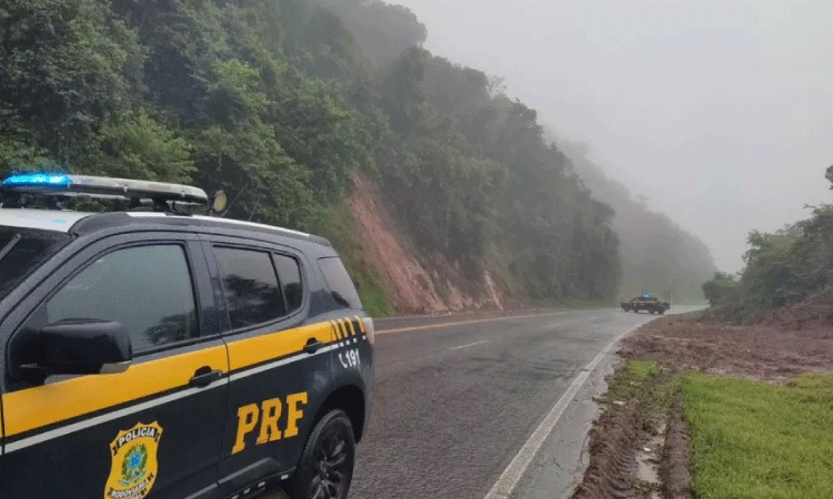 BR 277 em Guarapuava segue interditada devido ao risco de deslizamentos