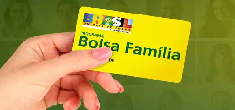 BRASIL: Secretário especial diz que governo prevê Bolsa Família de R$ 300 em novembro e dezembro