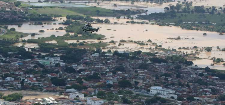 Brasileiro já pode receber alertas de desastres naturais por WhatsApp.