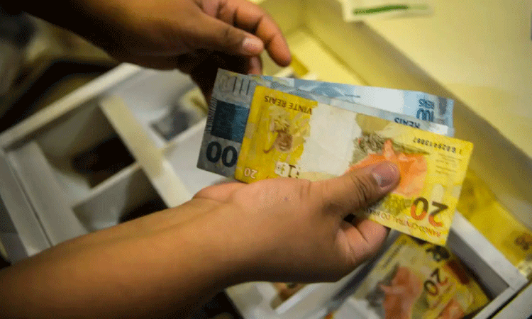 Brasileiros ainda não sacaram R$ 8,53 bilhões de valores a receber