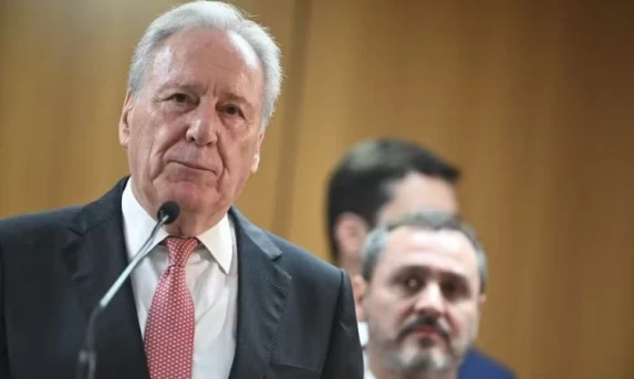 Brasília: Ricardo Lewandowski entrega carta de demissão a Lula e deixa o Ministério da Justiça