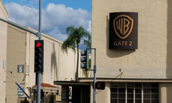 BRIGA DE GIGANTES: PARAMOUNT LANÇA OFERTA DE US$ 108 BILHÕES PELA WARNER BROS. E DESAFIA NETFLIX