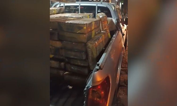 CAMINHONETE CARREGADA COM MACONHA É APREENDIDA NO INTERIOR DE CASCAVEL