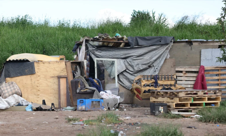 Campanha da Fraternidade Alerta para a Crise de Habitação: População Sem-Casa Cresce 115% no Paraná