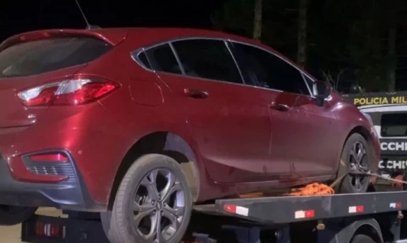 Carro furtado em Santa Tereza do Oeste é encontrado abandonado em Lindoeste