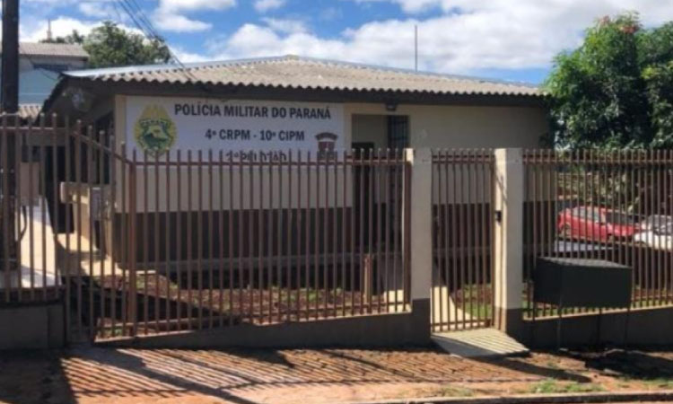 Casa é destruída por incêndio suspeito em Rio Bonito do Iguaçu.