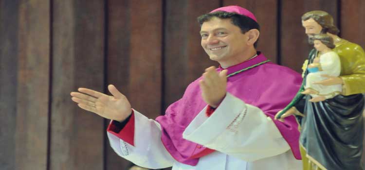 CASCAVEL: Arcebispo dom Adelar Baruffi é internado após desmaiar em celebração religiosa