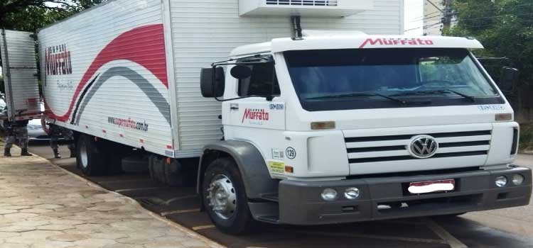 CASCAVEL: Caminhão é recuperado pela PM no Bairro Brasmadeira