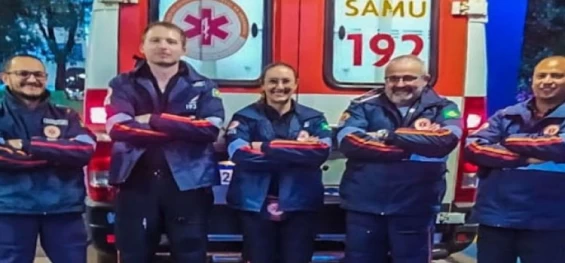 CASCAVEL: Equipe SAMU de Catanduvas realiza parto dentro da ambulância em frente ao HUOP.