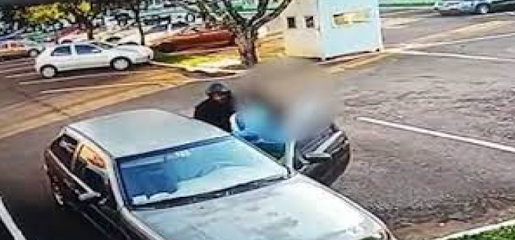 CASCAVEL: Homem rouba carro de servidora pública; veja o vídeo.