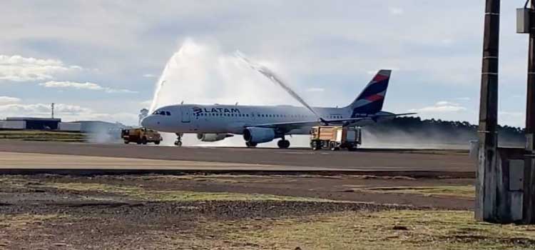 CASCAVEL: Latam realiza voo inaugural entre Cascavel e Guarulhos.