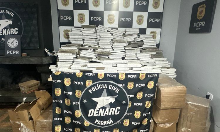 Cascavel: PCPR apreende 1,4 tonelada de maconha escondida em carga de frutas na BR-277