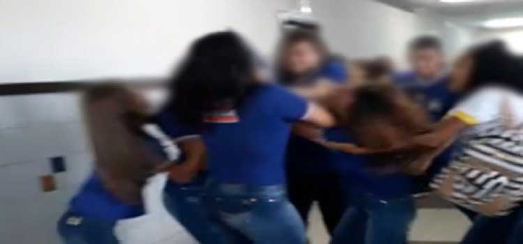 CASCAVEL: Professoras separam briga entre adolescentes em Colégio