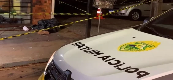 CASCAVEL: Rapaz é assassinado a tiros após discussão em bar no Loteamento Florais do Paraná.