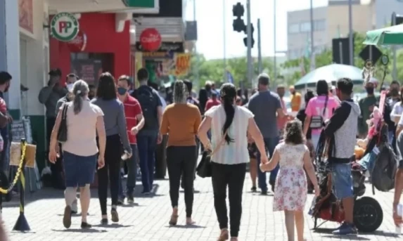 Cascavel tem 51,5% de mulheres e mais de 120 mil pessoas em idade escolar, aponta Ipardes