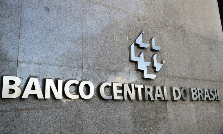 CCJ do Senado aprova PEC que concede autonomia financeira ao Banco Central; texto inclui blindagem ao Pix