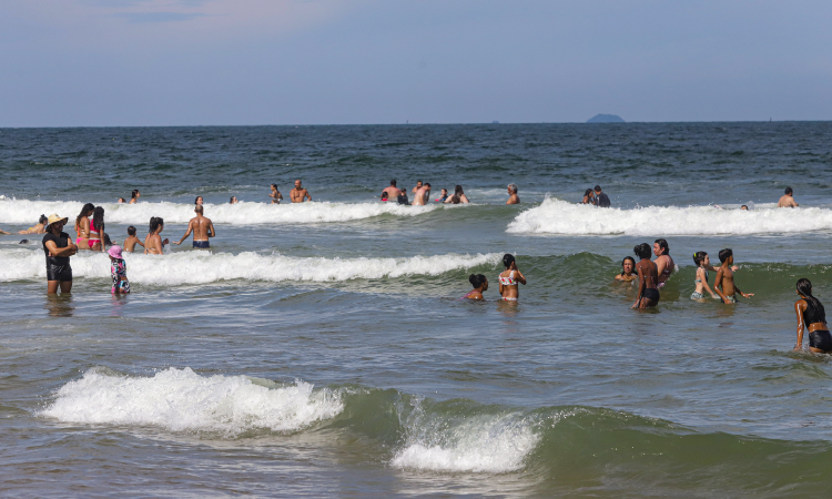 Chuvas de dezembro impactam na balneabilidade das praias