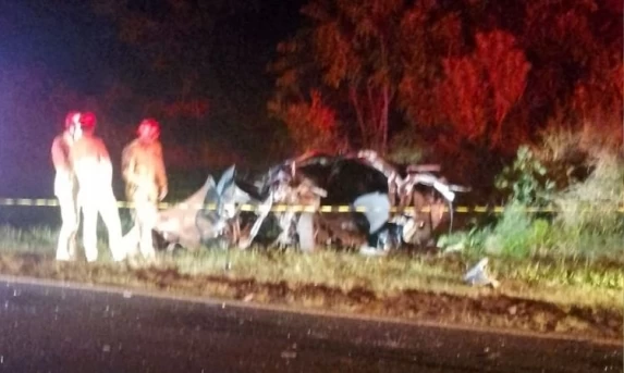 Colisão entre carro e carreta deixa uma vítima fatal na PRC-158, entre Laranjeiras do Sul e Rio Bonito