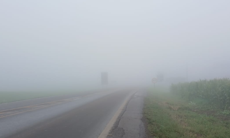 Com a chegada do inverno, EPR Iguaçu alerta para cuidados ao trafegar sob neblina 