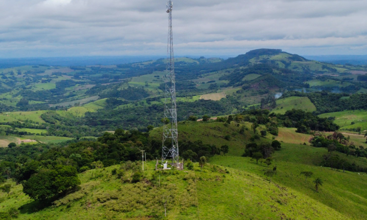 Com instalação de 100 novas torres, Paraná avança com conectividade em áreas rurais