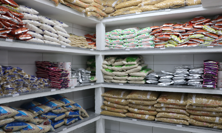 Com investimento de R$ 78 milhões, Fundepar entrega nova remessa de alimentos às escolas.