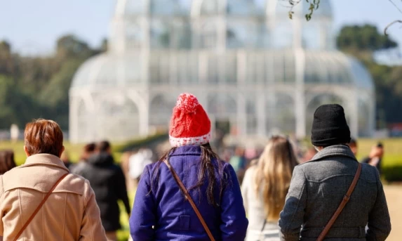Com previsão de geada, temperaturas começam a cair nesta segunda-feira no Paraná