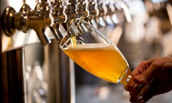 Com reforma, cerveja e refrigerante vão ter cobrança de novo imposto.
