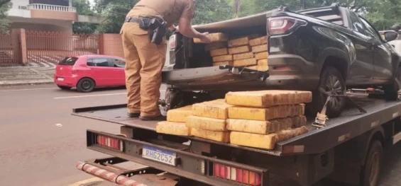 CONTRABANDO: Polícia Militar apreende 512 kg de maconha após perseguição em Diamante do Oeste.