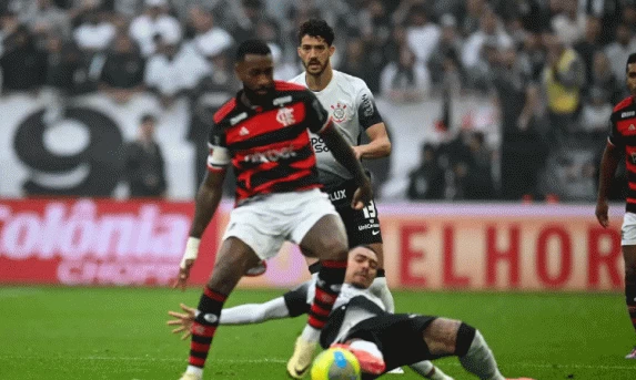 Copa do Brasil: Flamengo segura empate com Corinthians e chega à final