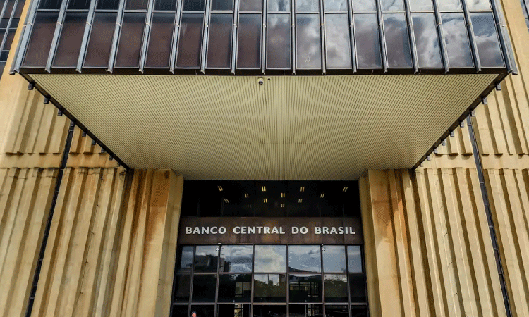 Copom eleva juros básicos da economia para 13,25% ao ano.