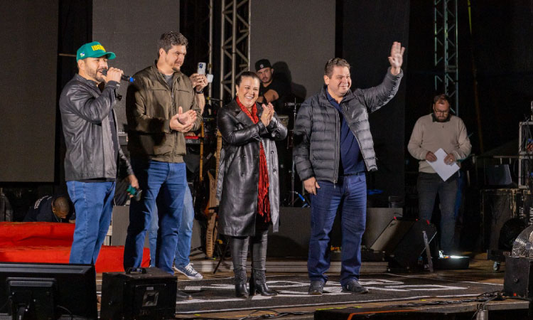 Deputado Gugu Bueno anuncia investimento de R$ 21 milhões em asfalto durante festa dos 36 anos de Ibema