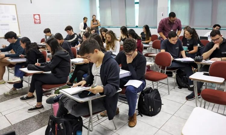 Desenrola Fies: prazo para renegociar dívidas termina nesta segunda-feira