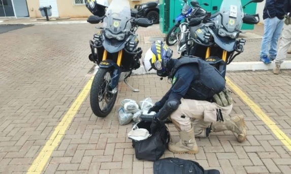 Dois adolescentes e dois homens são detidos com mais de 11 kg de maconha em Cascavel