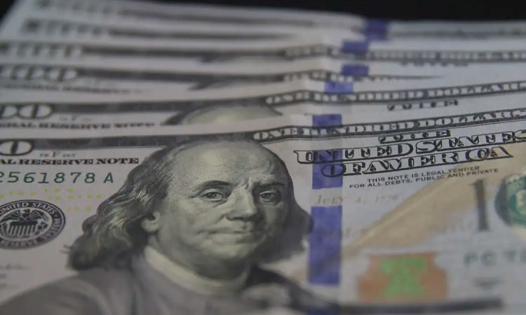 Dólar cai a R$ 5,77 e tem maior sequência de quedas desde o Plano Real