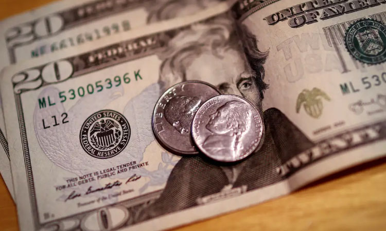 Dólar cai para R$ 5,68 e fecha no menor valor em quatro meses