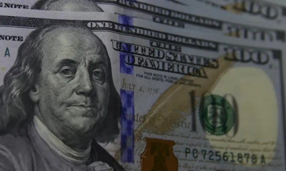 Dólar encosta em R$ 5,08 após dados de inflação nos EUA.